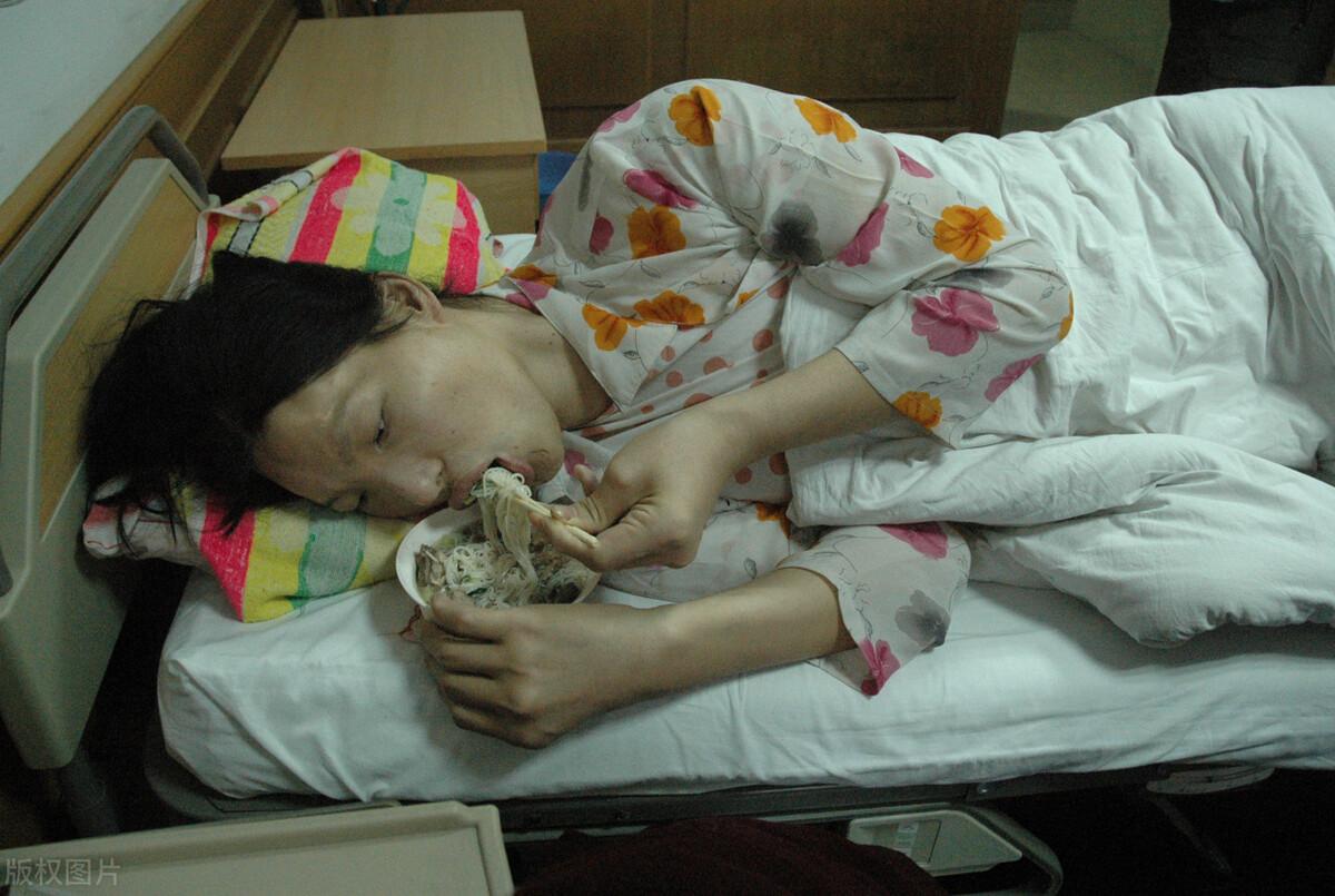 回顾一女孩15岁身高超过2米比姚明还高生前愿望令人心痛