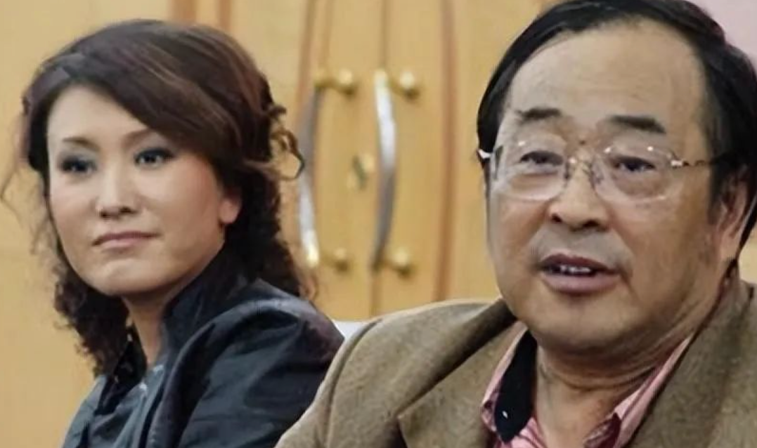 回顾王茜嫁大自己23岁老公丈夫离世后和女儿相依为伴且幸福