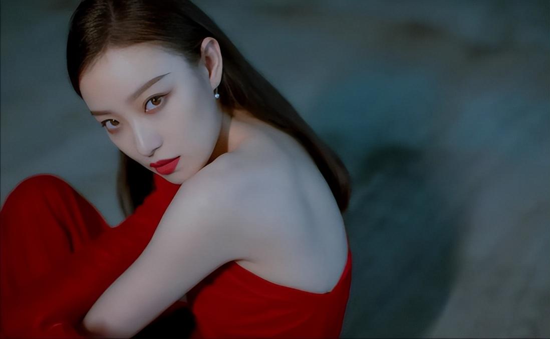 三,倪妮但这也有个好处,就是能当"绿叶",来衬托别人的演技.