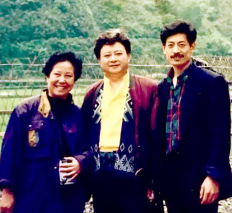 回顾胡松华婚姻催人泪下老伴离世后他的晚年生活状况怎样