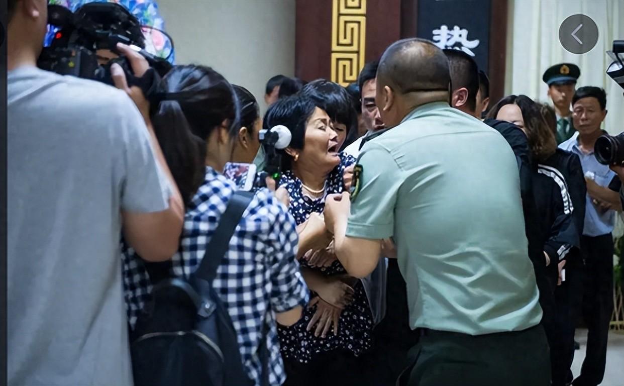 回顾20岁女孩失联6天后确认死亡留遗书我活着是父母的负担