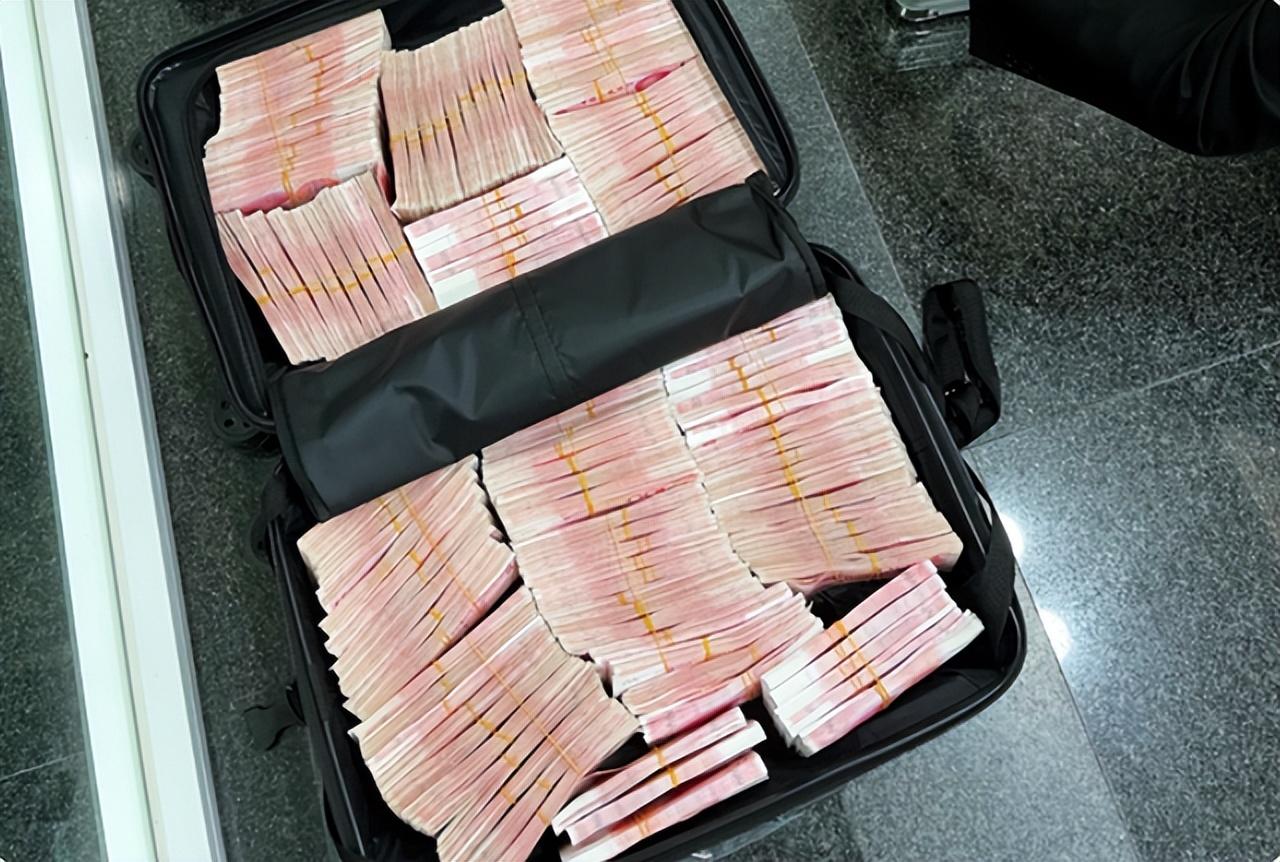 14年富婆看上6旬老汉想780万求子警方调监控发现富婆不一般