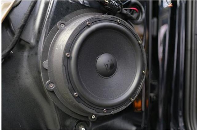东莞汽车音响改装奥迪q7改装喜力仕ci7高音喇叭改装案例
