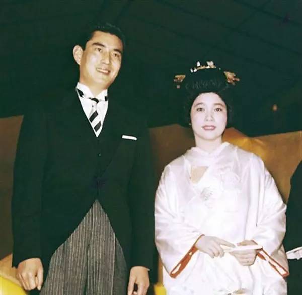 回顾江利智惠美她45岁醉酒去世后高仓健终生未娶无儿无女