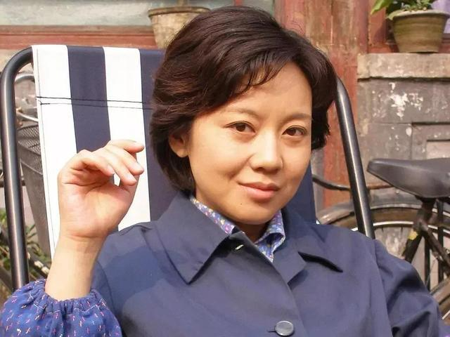 回顾闫妮离婚后与婆婆挥泪告别以后我就是你的闺女