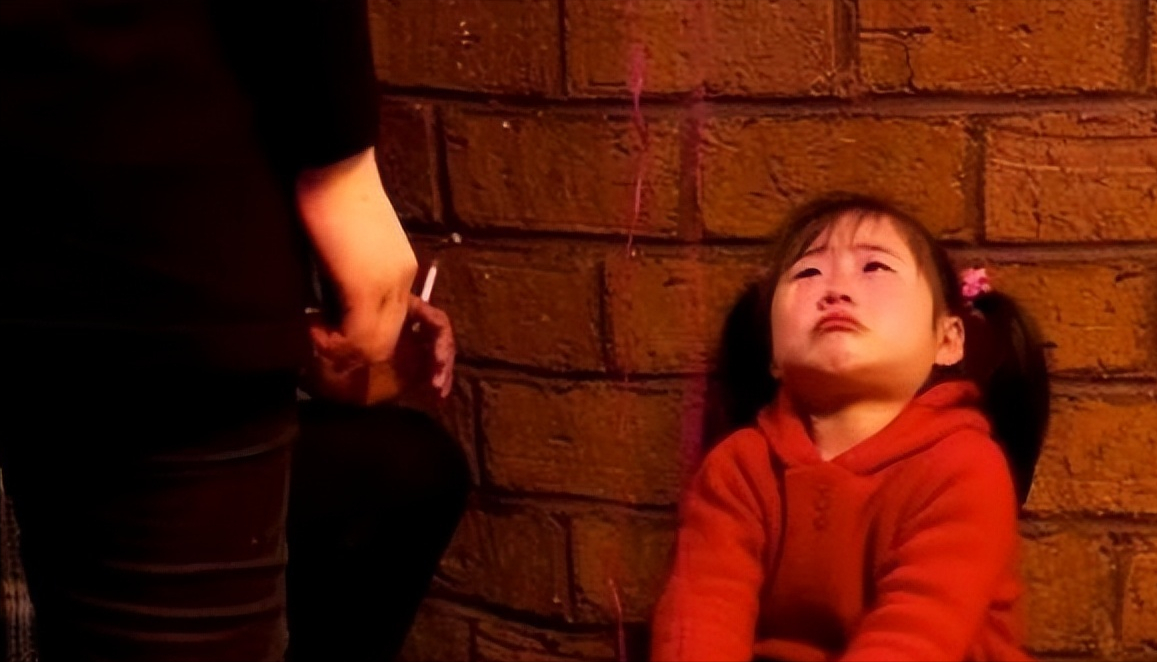 2005年西安女孩6岁被拐隐忍9年后将人贩子和养父母全送进监狱