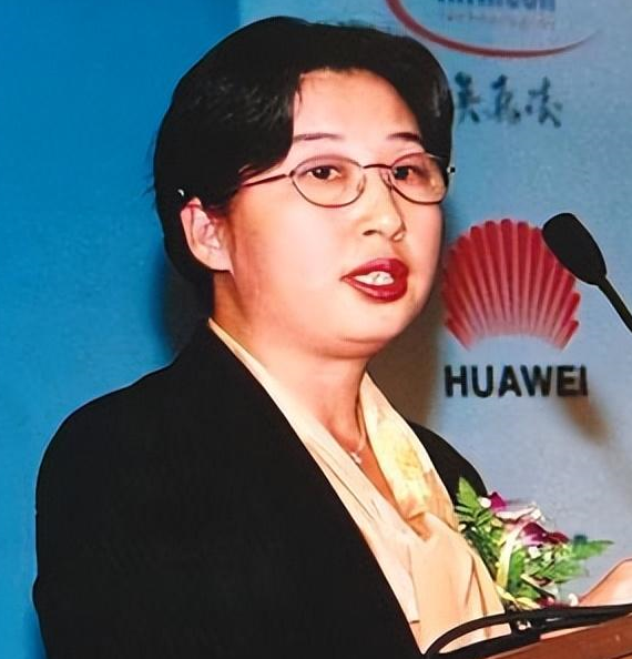华为的关键领导孙亚芳,曾多次拯救华为,为华为立下了辛马功劳