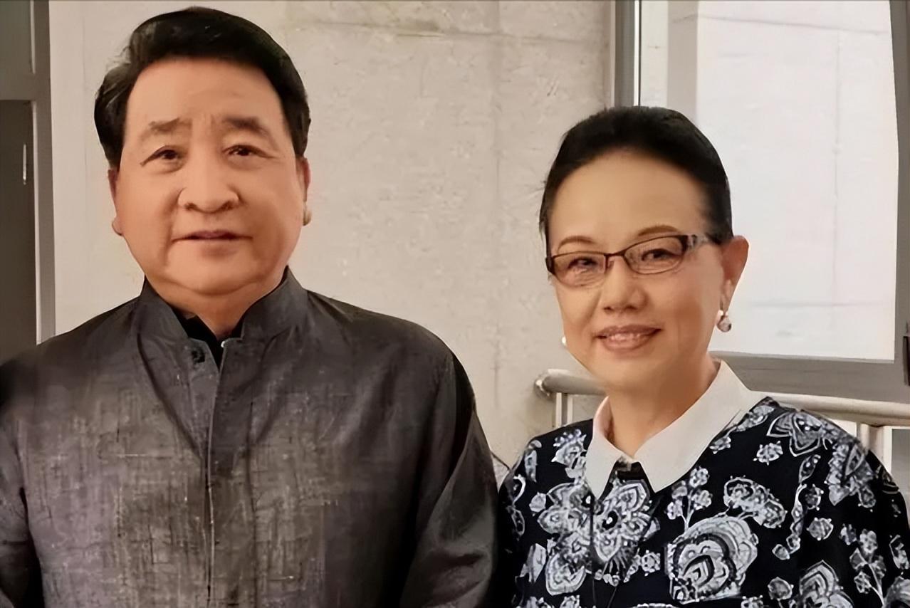 回顾姜昆曾不顾妻子反对收养6岁孤儿如今养子却成为他们的骄傲