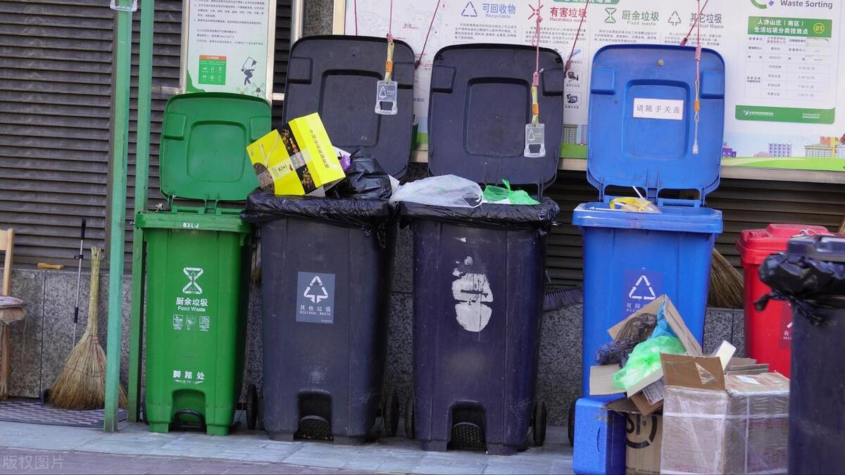 回顾大家发现没有为什么之前轰轰烈烈的垃圾分类运动摆烂了