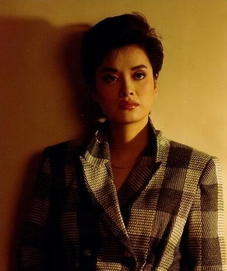 1949年,张勇的父亲带着全家人移居北京.张勇出生后,父母对他万般宠爱.