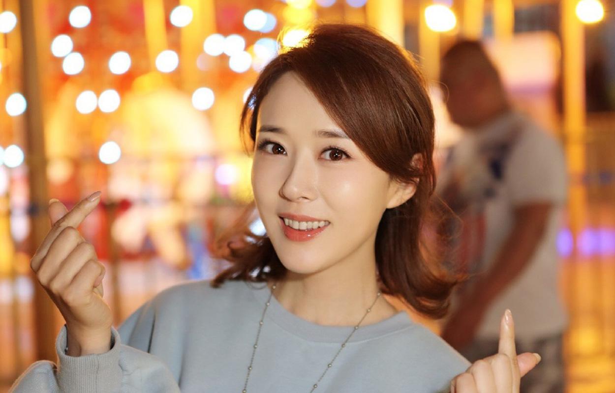 回顾演员颜丹晨我这辈子幸福的事情就是嫁给了小4岁的丈夫