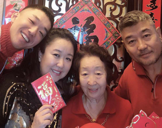 回顾彭玉八年付出没留住卧床丈夫67岁嫁自己姐夫余生相互陪伴