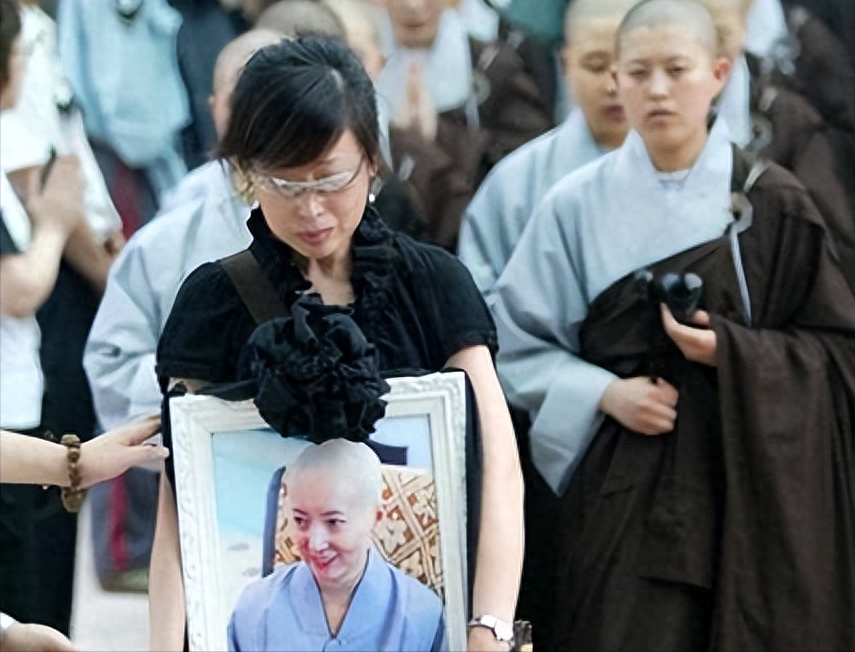 回顾演员陈晓旭去世16年后丈夫还俗再婚如今丈夫过的怎样了