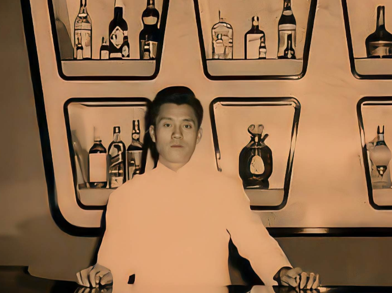 回顾房仕德弟弟是成龙希望能认祖归宗让离世的父亲落叶归根