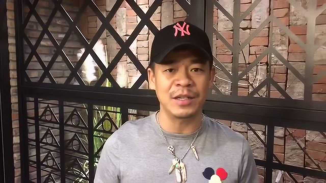 回顾孙浩26岁上春晚走红得罪杨坤20年不说话55岁今未婚没孩子