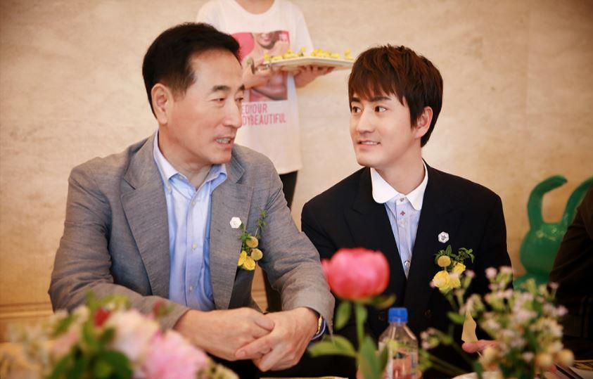 《我爱我家》,凭借着剧中憨厚老实的"贾志国"一角,杨立新的名字才真正