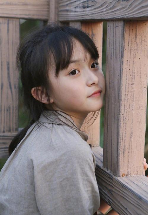 回顾刘楚恬2岁出道年入百万因长相甜美被禁止整容如今长成啥样