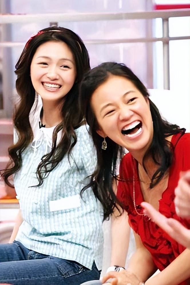 回顾阿雅嫁活佛老公住千万豪宅离开大小s的她终于成人生赢家