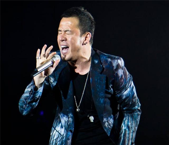 回顾杨坤草根出身成名后绯闻不断终将为自己的狂妄付出代价