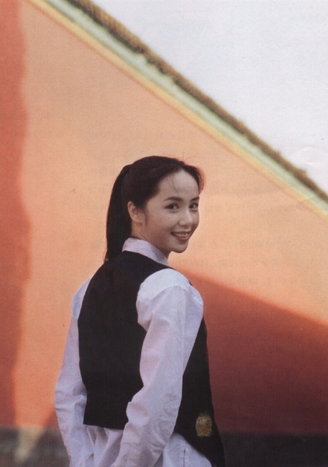 回顾蒋雯丽为爱嫁给丑男为爱领养女儿不是亲生胜似亲生