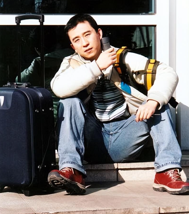 回顾赵毅成名路上多坎坷今48岁仍单身闫学晶多次为他保媒