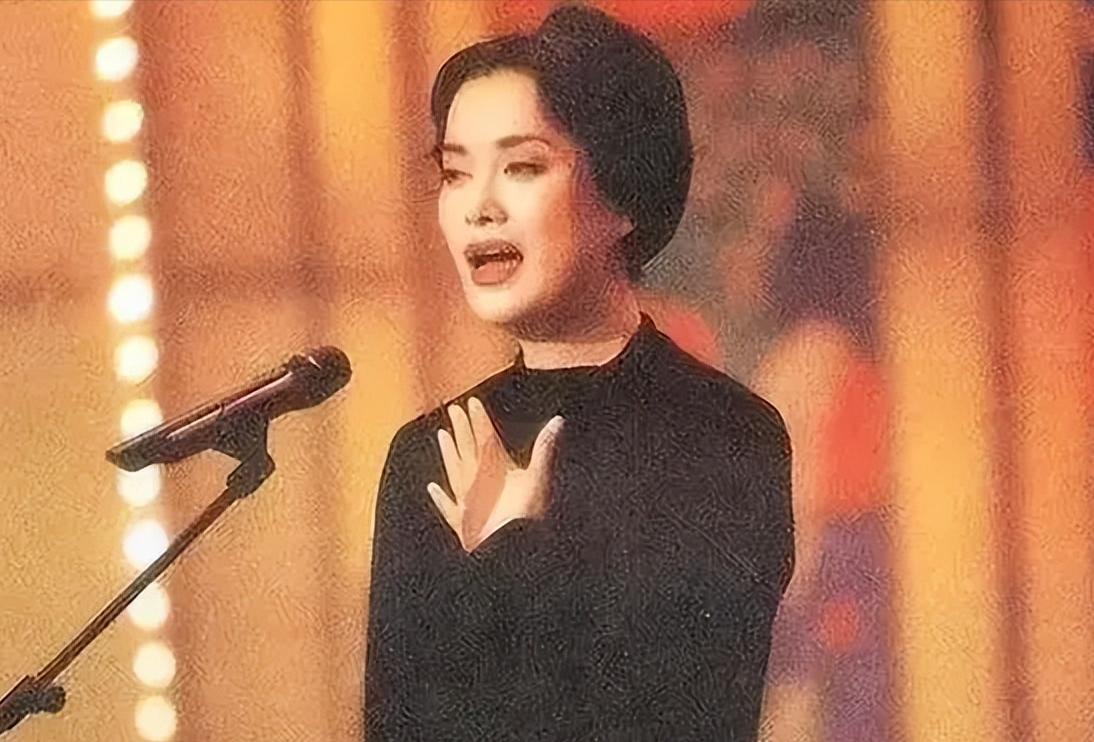 1949年,张勇的父亲带着全家人移居北京.张勇出生后,父母对他万般宠爱.