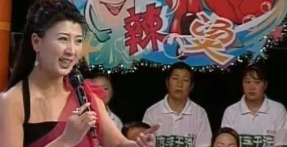 1972年2月7日,闫学晶出生在吉林省一个叫云顶镇的小村庄里.