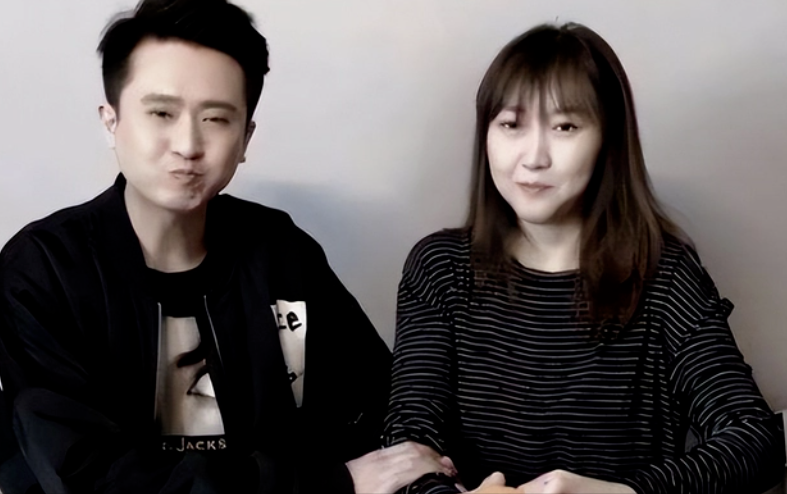 回顾主持人杨帆娶普通妻子李飒婚后生两女日子过得有滋有味