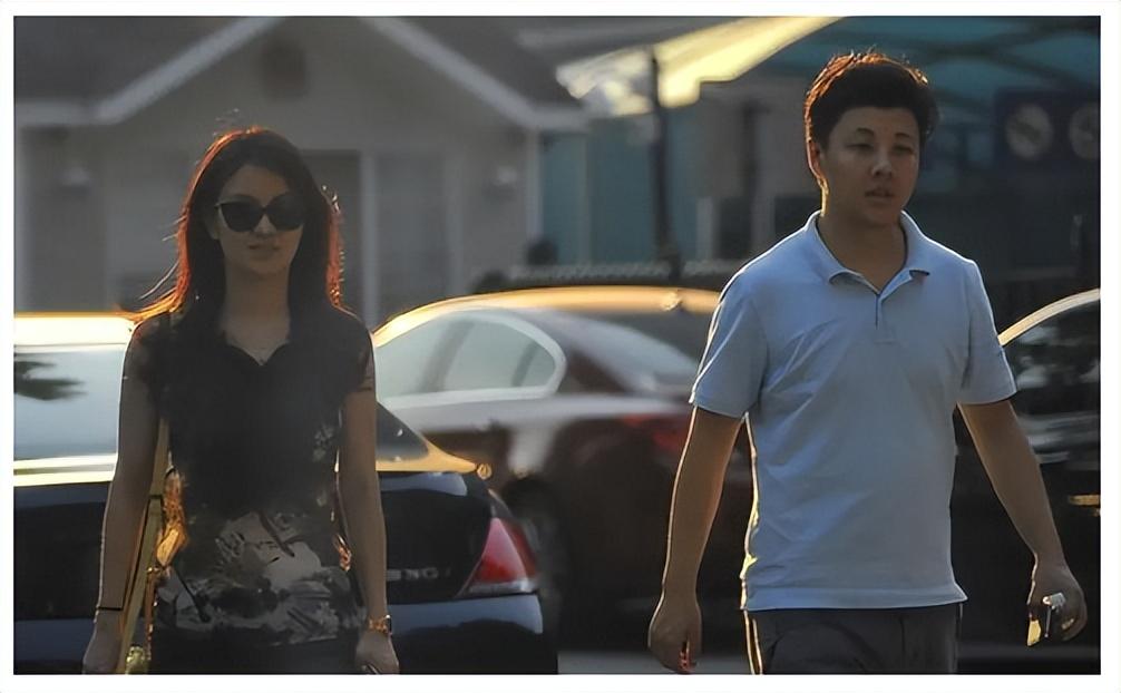 回顾与撒贝宁热恋为傍富豪退出央视前央视一姐涂经纬怎样了