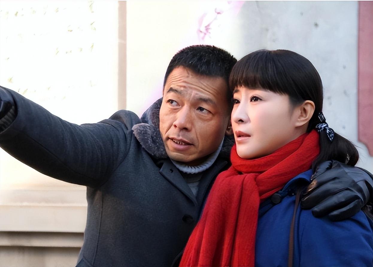 回顾王挺7岁被父亲抛弃20岁为父亲还千万债51岁才娶妻生子