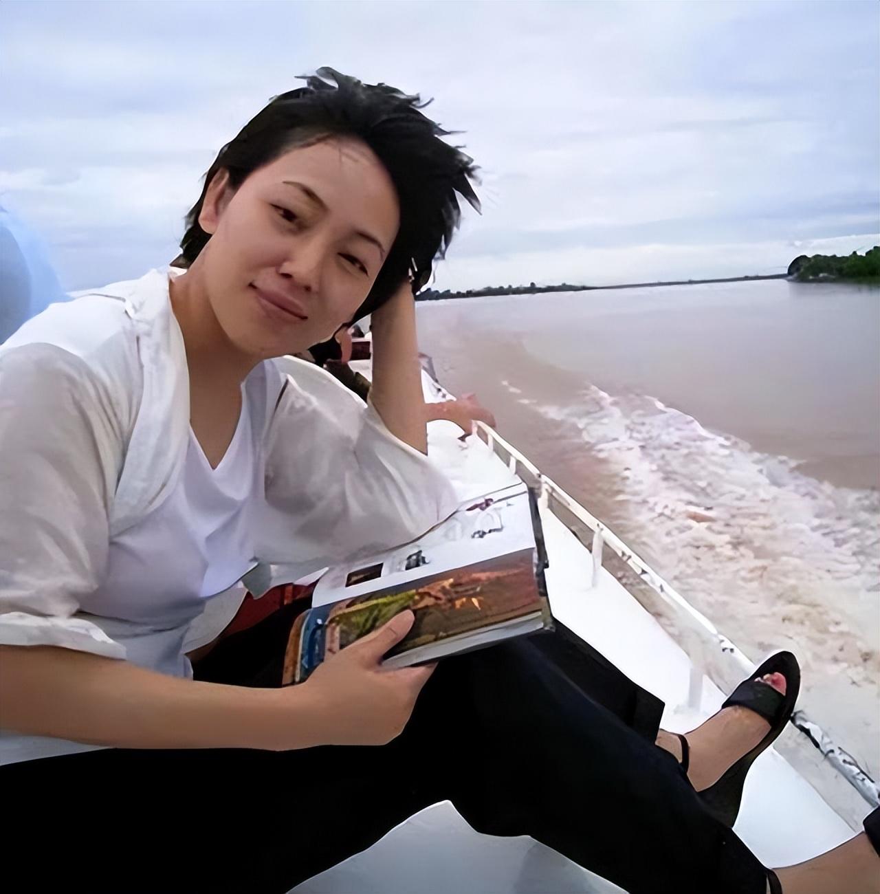 回顾主播劳春燕和丈夫分居17年怀孕仍要上班风光背后有心酸