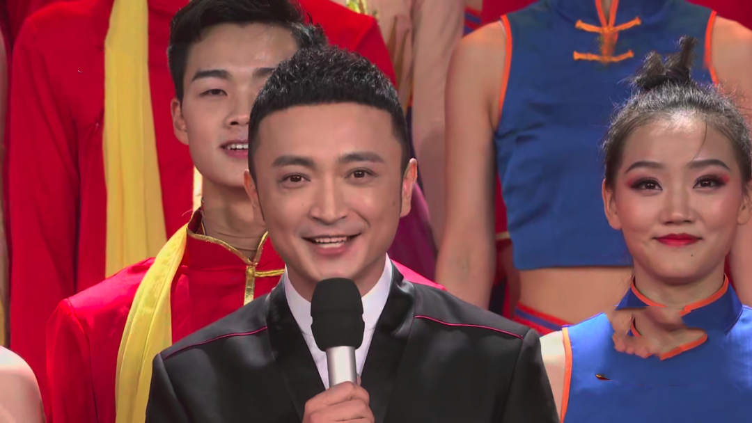 回顾央视主持人尼格买提离婚近照面容憔悴知情人爆料两点原因