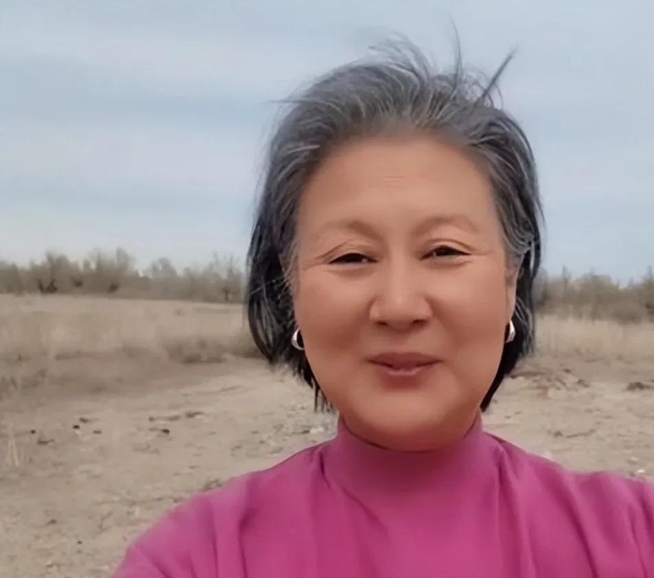 回顾著名演员黄晓娟痛失3位至亲儿子是她的骄傲