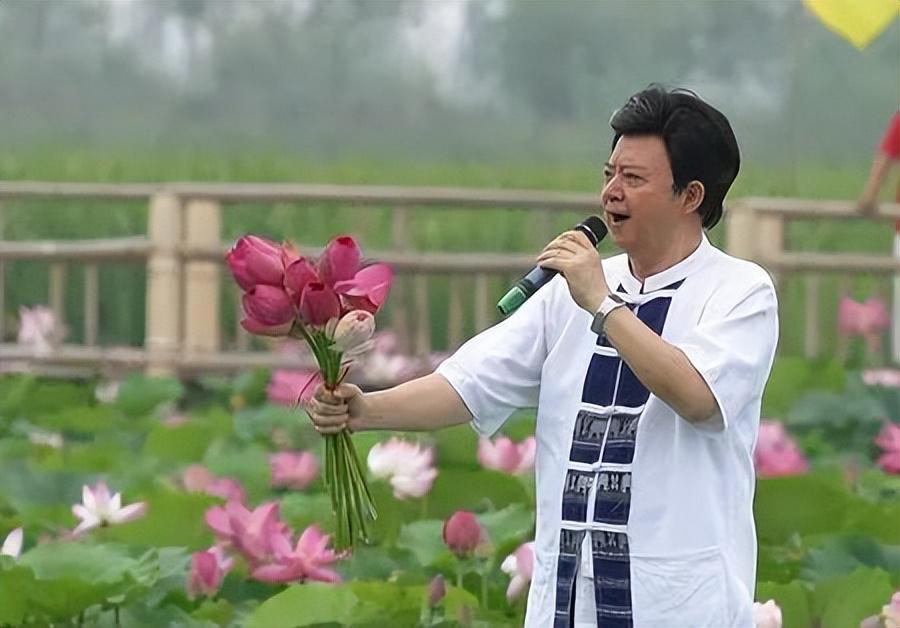 回顾胡松华婚姻催人泪下老伴离世后他的晚年生活状况怎样