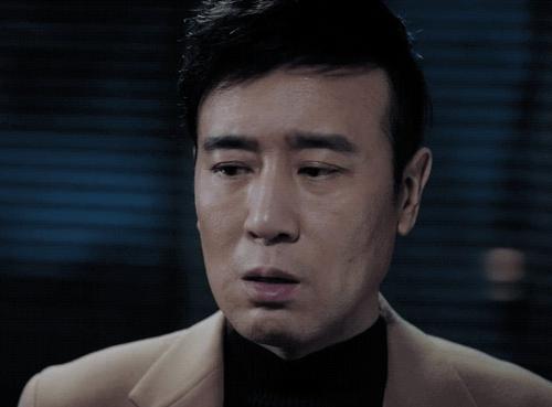 回顾于和伟的人生母亲45岁生他3岁丧父被长24岁大姐喂大