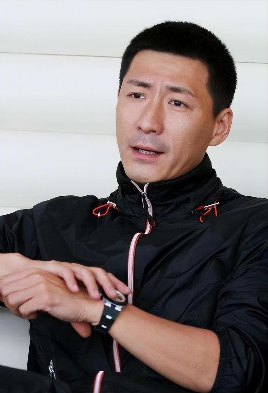 拍了三部电视剧,常常得不到好的休息,生活不规律,身体已经严重超负荷