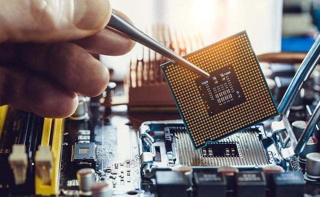 回顾美国为制裁中国芯片可以说费尽心机背后究竟意欲何为