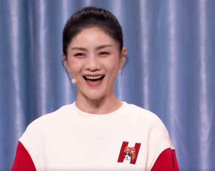 回顾胡可为沙溢三年生二子弃前程当众痛哭后悔婚姻如今怎样了