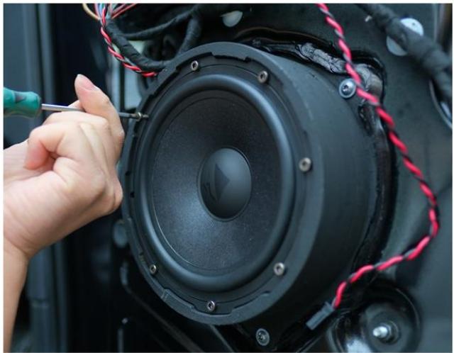 东莞汽车音响改装奥迪q7改装喜力仕ci7高音喇叭改装案例