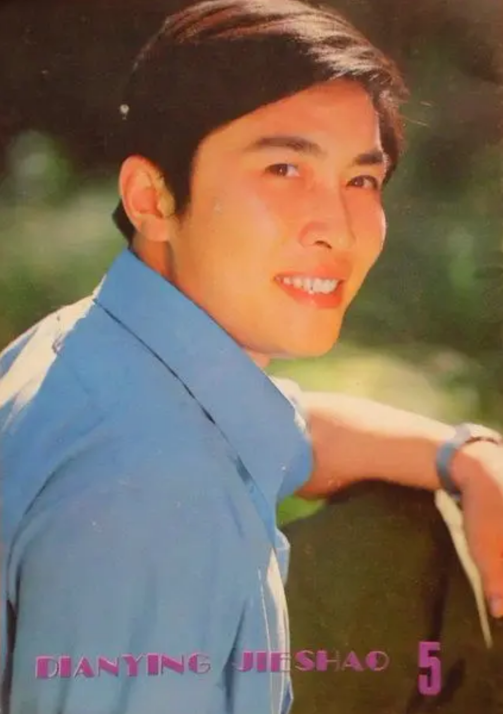 回顾唐国强婚姻前妻35岁除夕夜自杀再娶小12岁妻子相伴至今