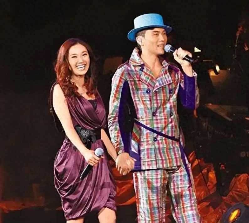 曾与张智霖是金童玉女她被人横刀夺爱如今不婚生一子身家过亿