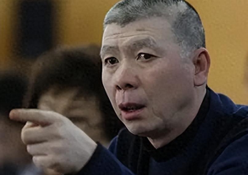 回顾冯小刚白癜风已经恶化0身价20亿却放弃治疗如今他怎么样了