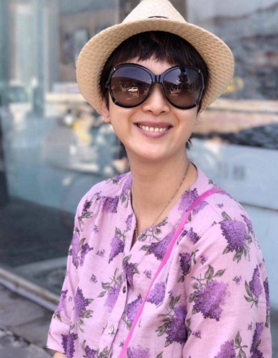 回顾谢润当红时嫁小丈夫生一子为爱息影回归家庭如今怎么样了