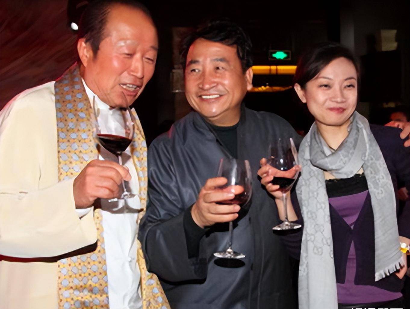 姜昆和李静民是在一次火车上认识,当时李静民还是一个情窦初开的姑娘