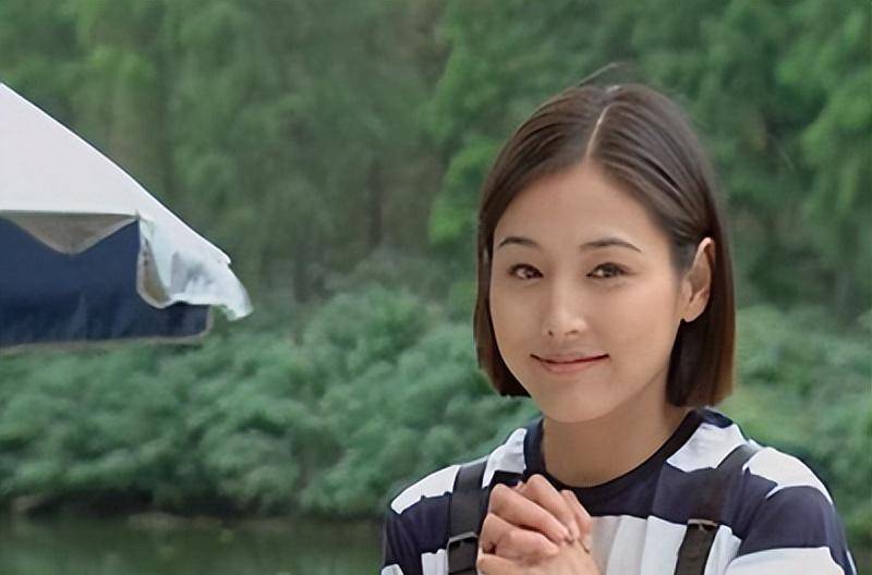 回顾演员张延嫁大5岁香港丈夫婚后生一女如今女儿比她还漂亮