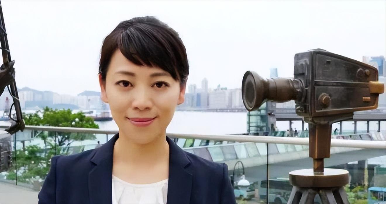 回顾主播劳春燕和丈夫分居17年怀孕仍要上班风光背后有心酸