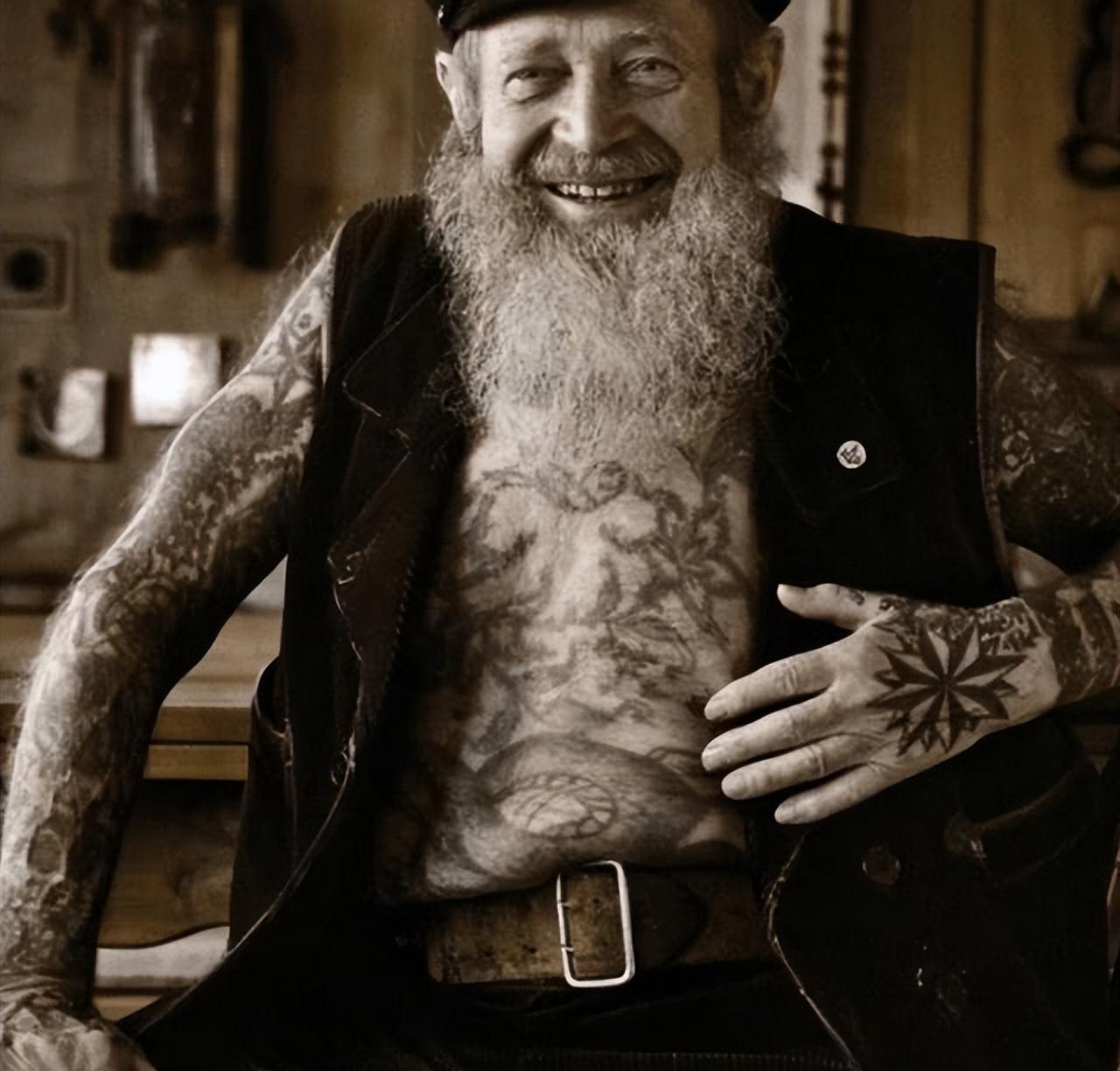 当你老了纹身会变成什么样看完估计肠子都悔青了还敢纹吗