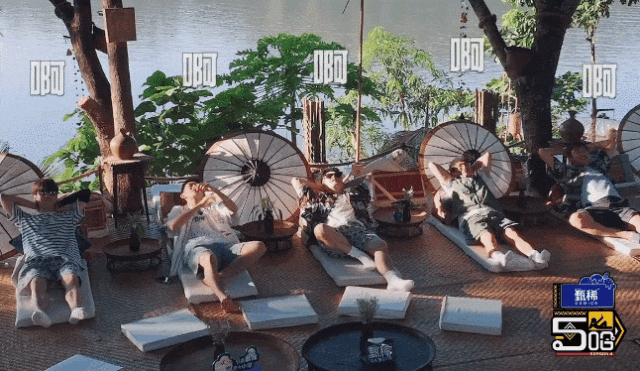 甩锅导演:"是他在后面小声说把他们甩掉"……语气表情动作非常生动