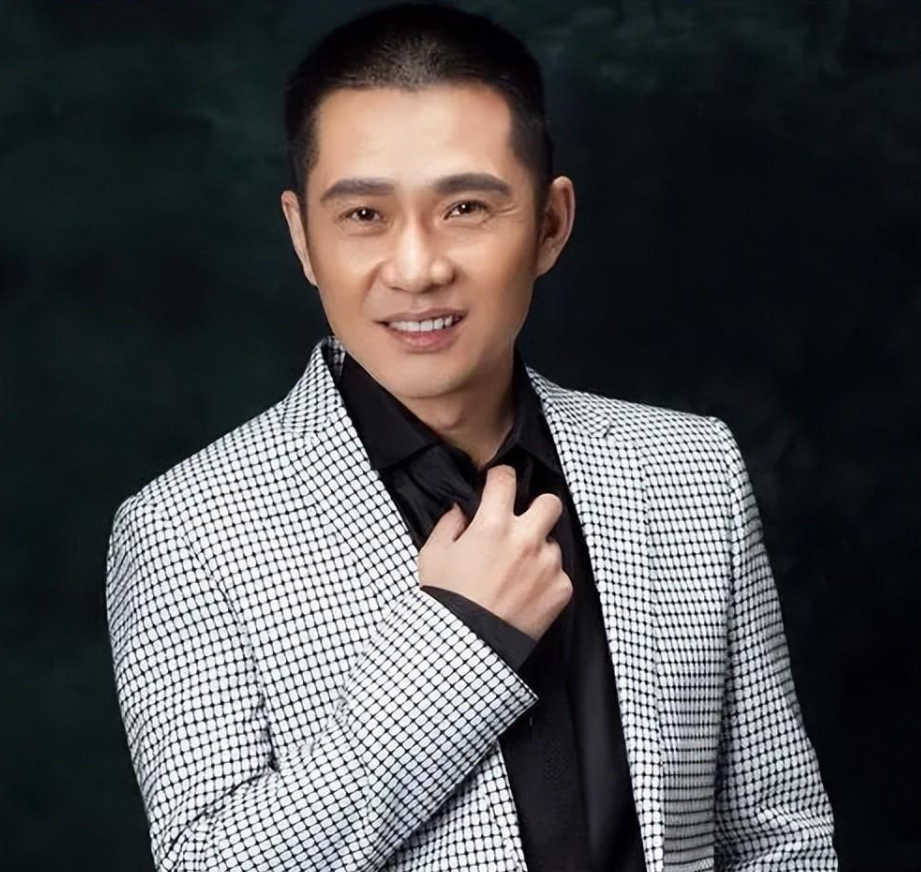 回顾任帅在当红的时候选择退圈坦言不后悔娶了一个平凡的妻子