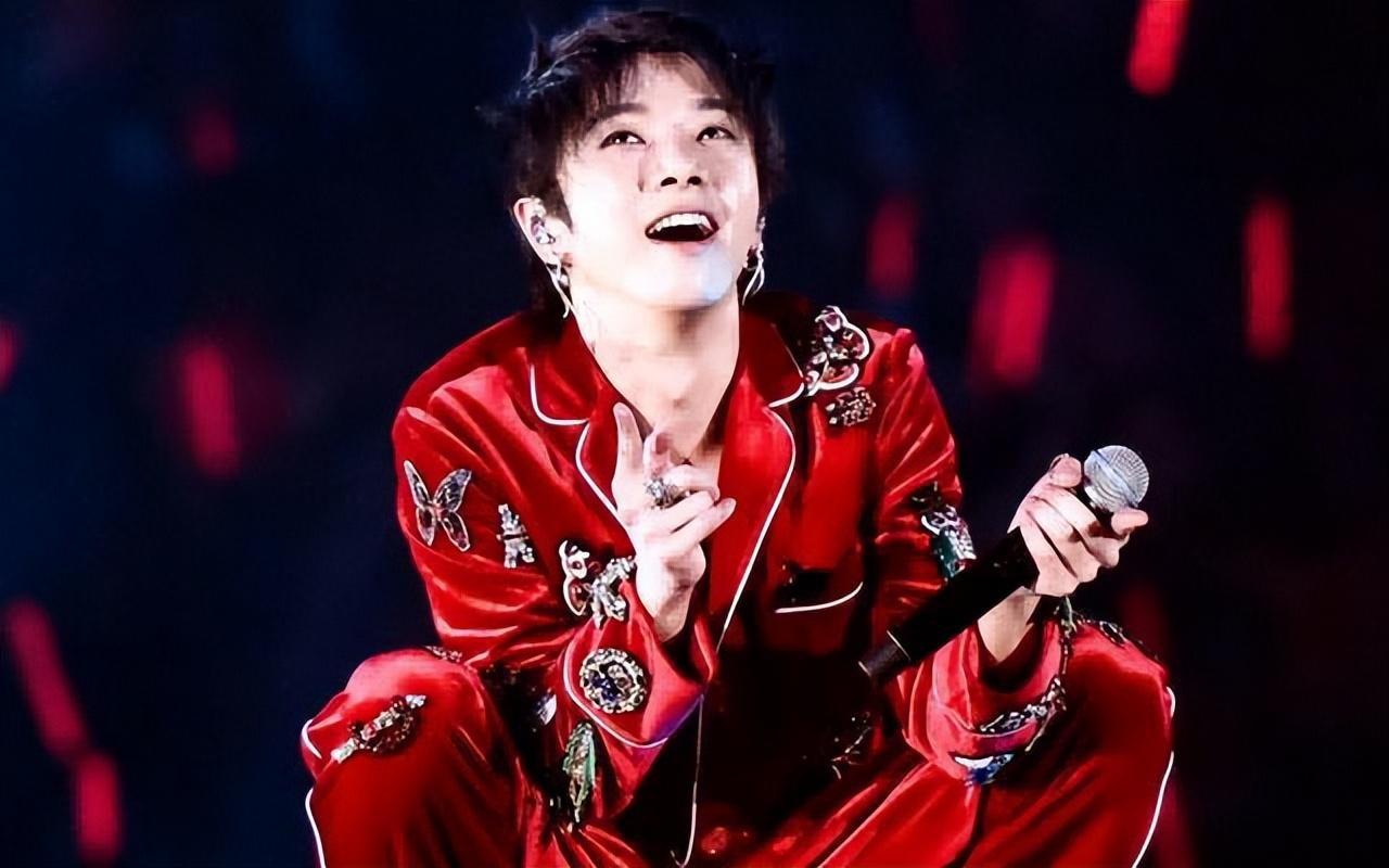 回顾以华晨宇和李宇春为首的混子歌手在香港这一夜现了原形